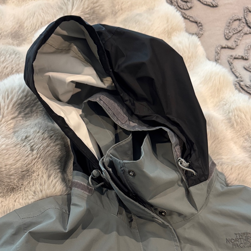 Woman’s North Face rain Jacket - Picture 2 of 14